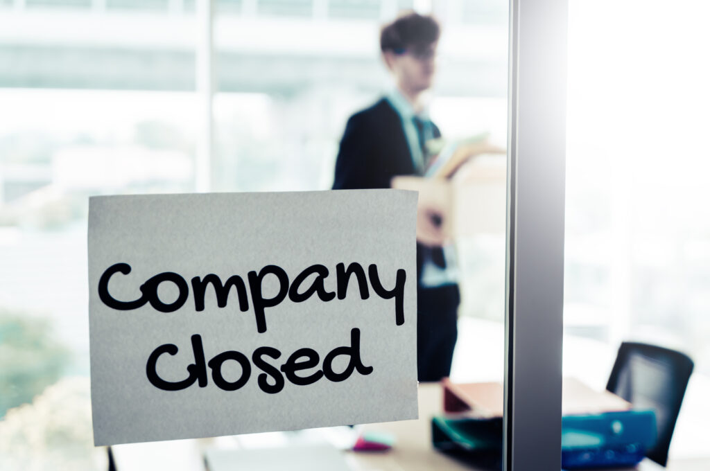Fully Compliant Closures
